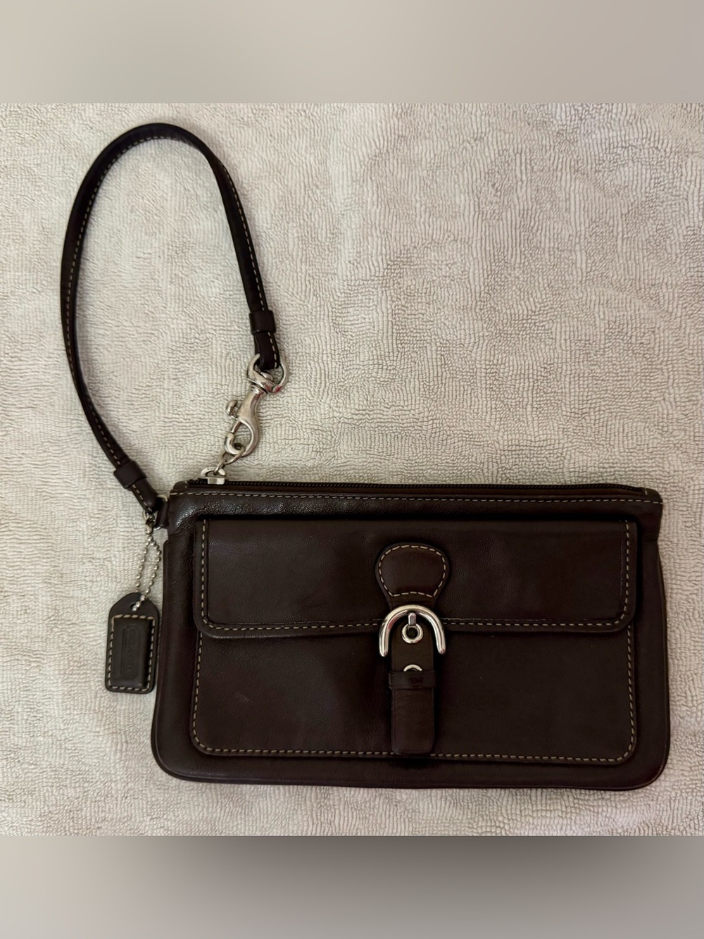 Coach Vintage Kenia Brown Leather Large Soho Skinny Buckle Wristlet Bag Y2K